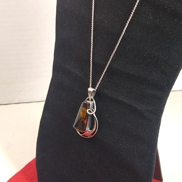 Vintage Amber Cabochon Sterling Silver Pendant/Chain Sailboat under Full Sail - Picture 3 of 10